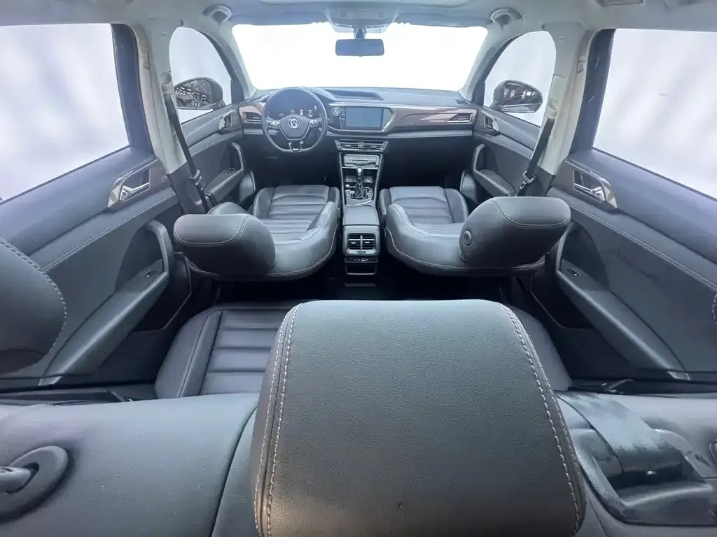 Volkswagen Tharu 2022 из CN, фото 9