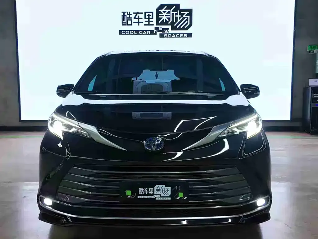 Toyota Sienna 2022 из CN, фото 5