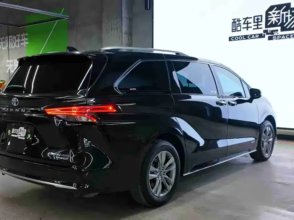 Toyota Sienna 2022 из CN, фото 7