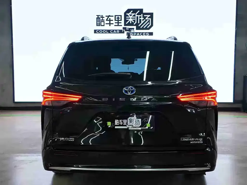 Toyota Sienna 2022 из CN, фото 3
