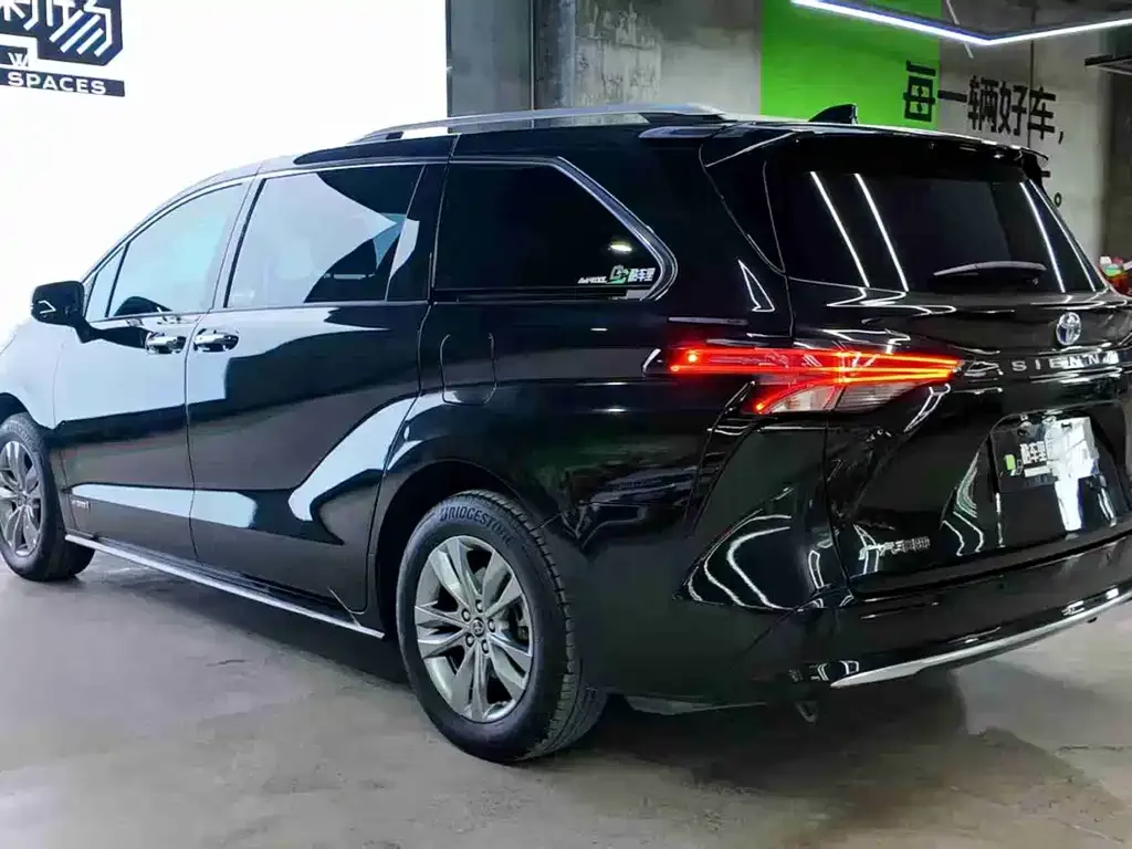 Toyota Sienna 2022 из CN, фото 4