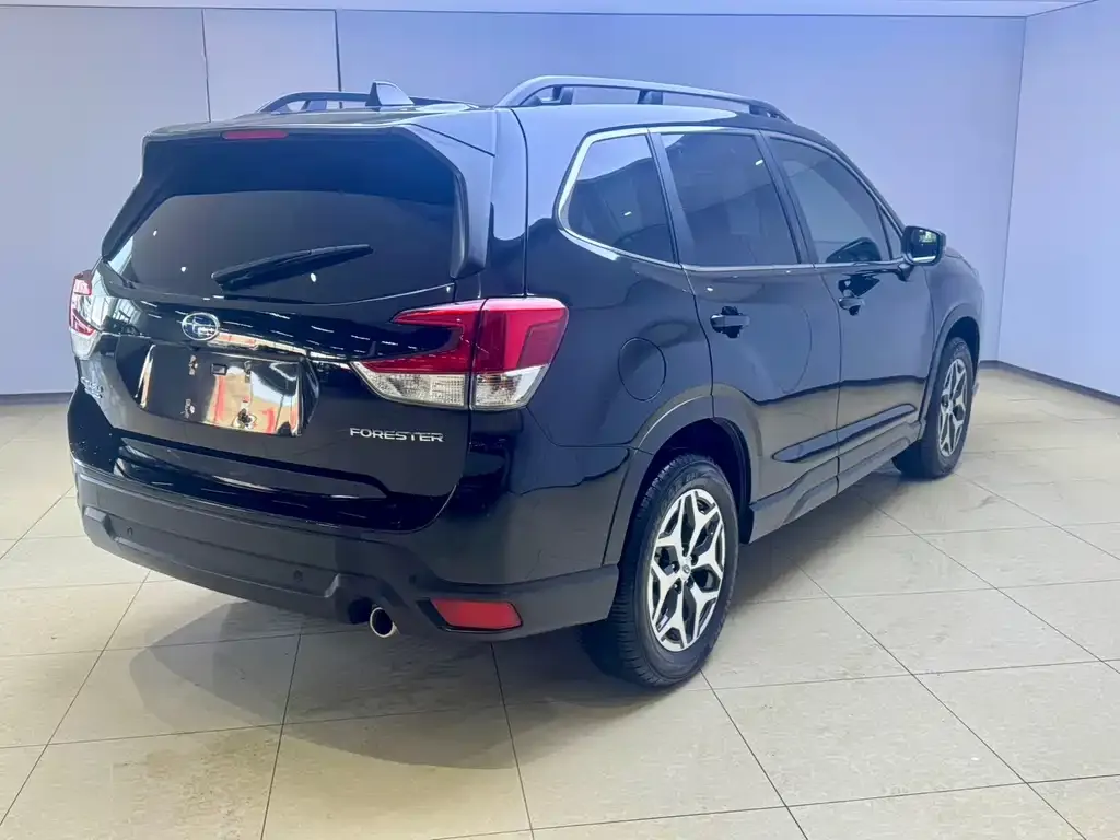 Subaru Forester 2023 из CN, фото 4
