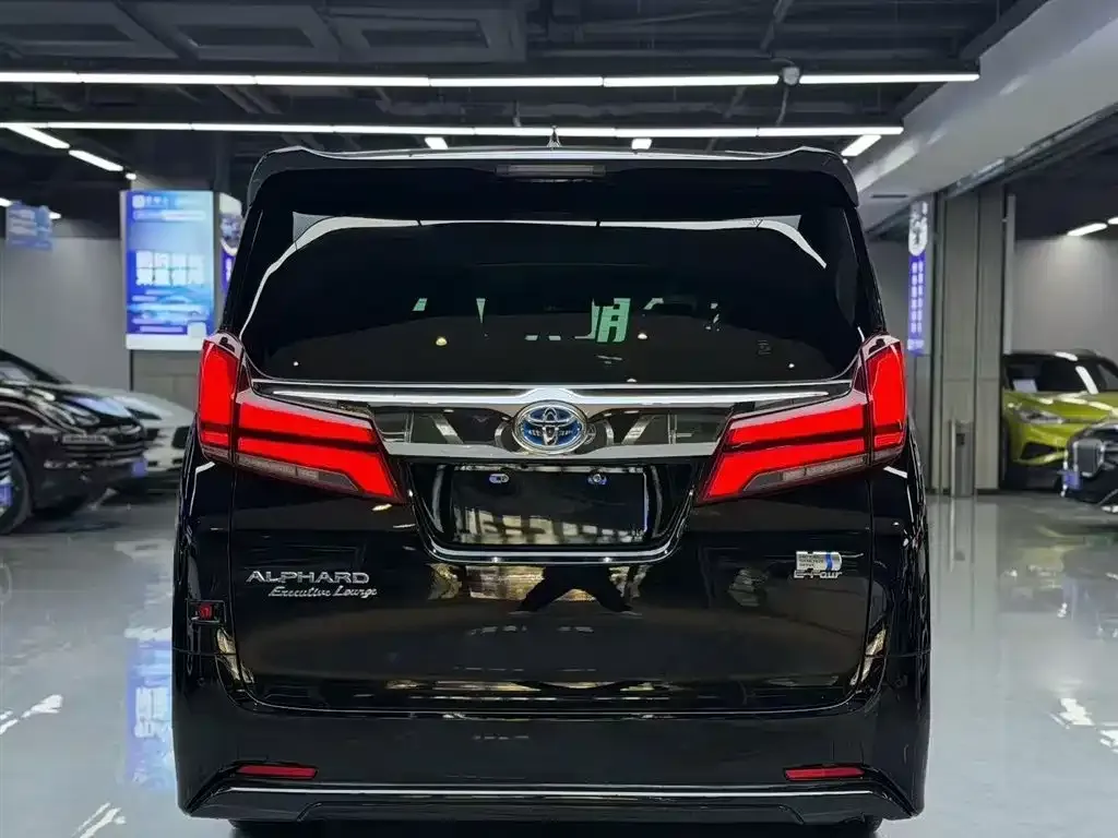 Toyota Alphard 2021 из CN, фото 4