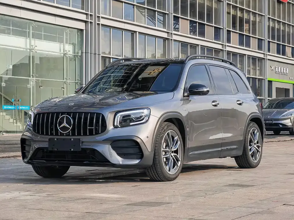 Mercedes-Benz GLB AMG — фото 1