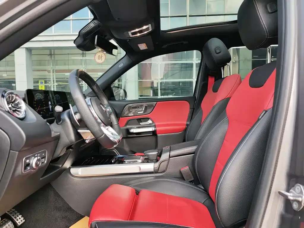 Mercedes-Benz GLB AMG — фото 7