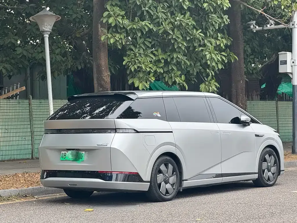 XPeng X9 2024 из CN, фото 3