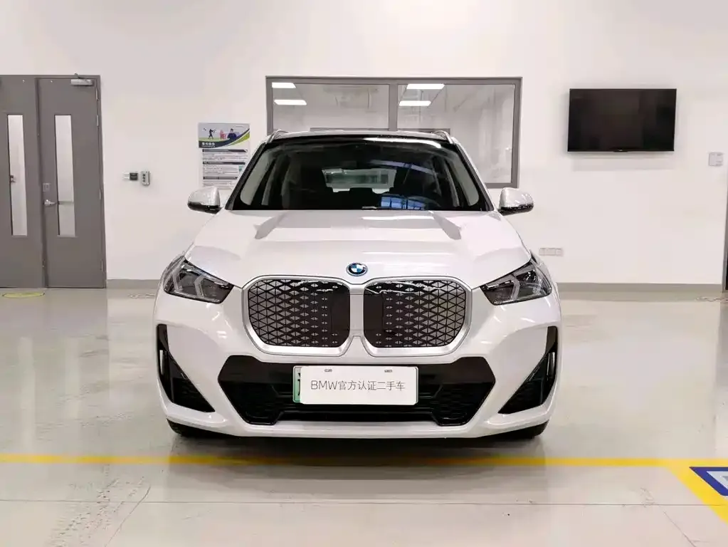 BMW iX1 2025 из CN, фото 5