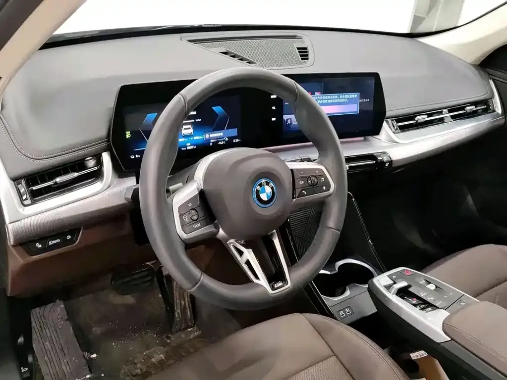 BMW iX1 2025 из CN, фото 6