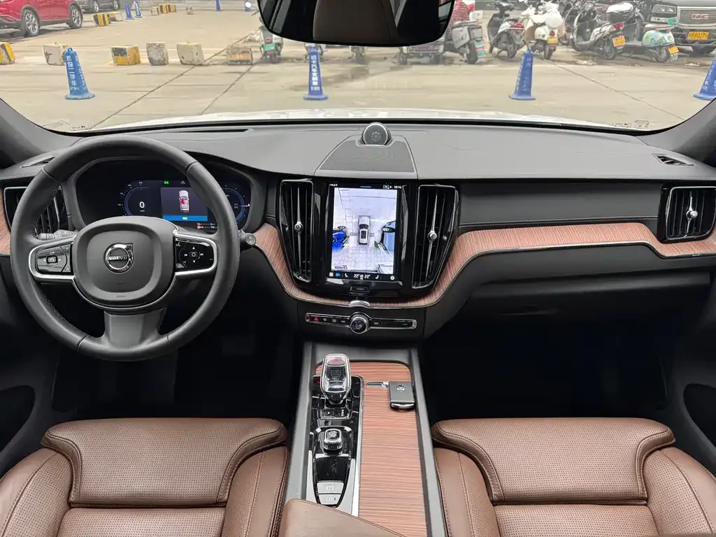 Volvo XC60 PHEV 2025 из CN, фото 3