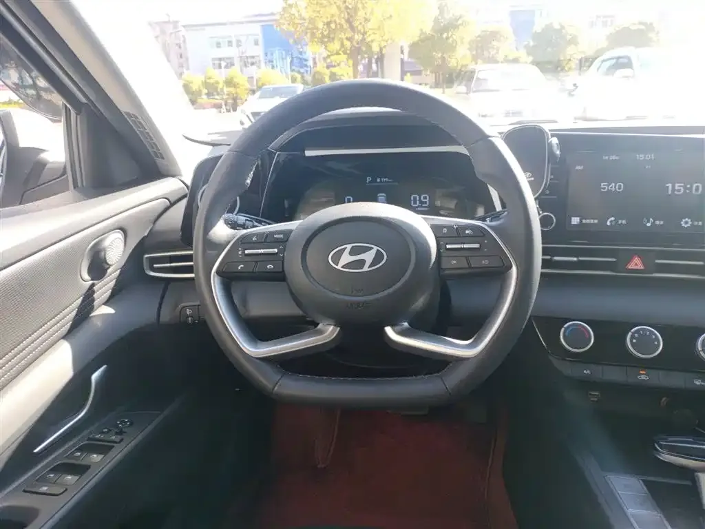 Hyundai Elantra — фото 6