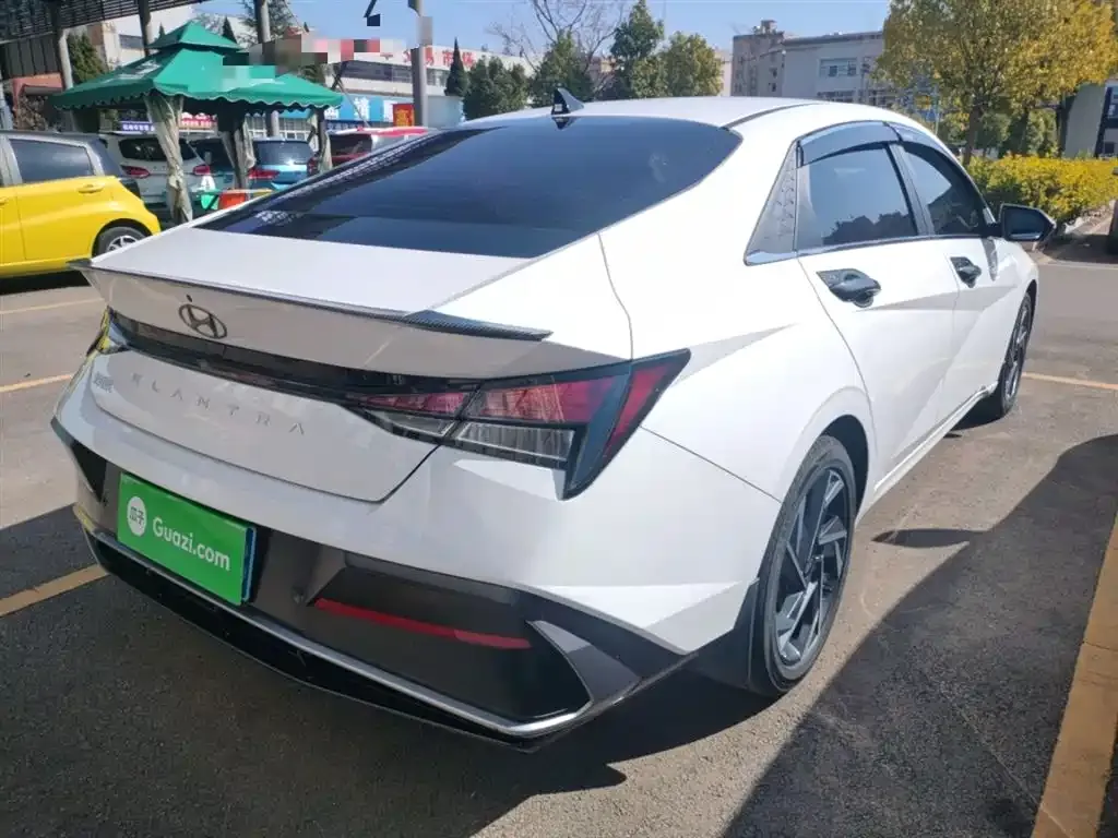Hyundai Elantra — фото 7