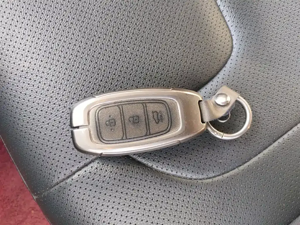 Hyundai Elantra — фото 10