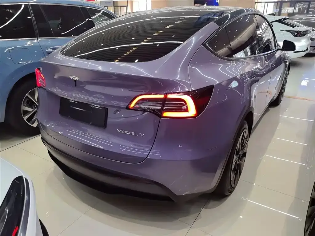 Tesla Model Y — фото 6