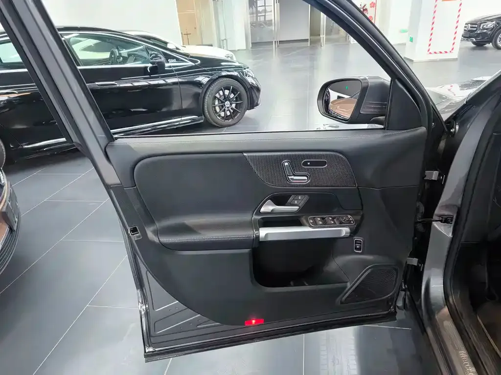 Mercedes-Benz EQB 2023 из CN, фото 2