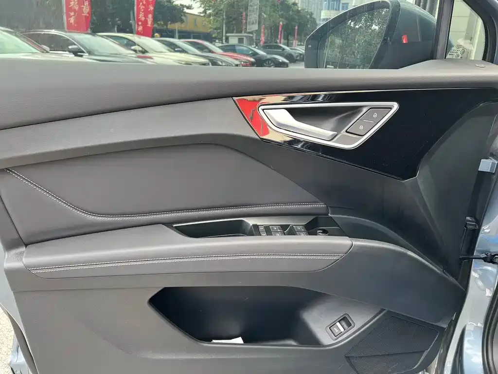 Audi Q4 e-tron 2025 из CN, фото 2