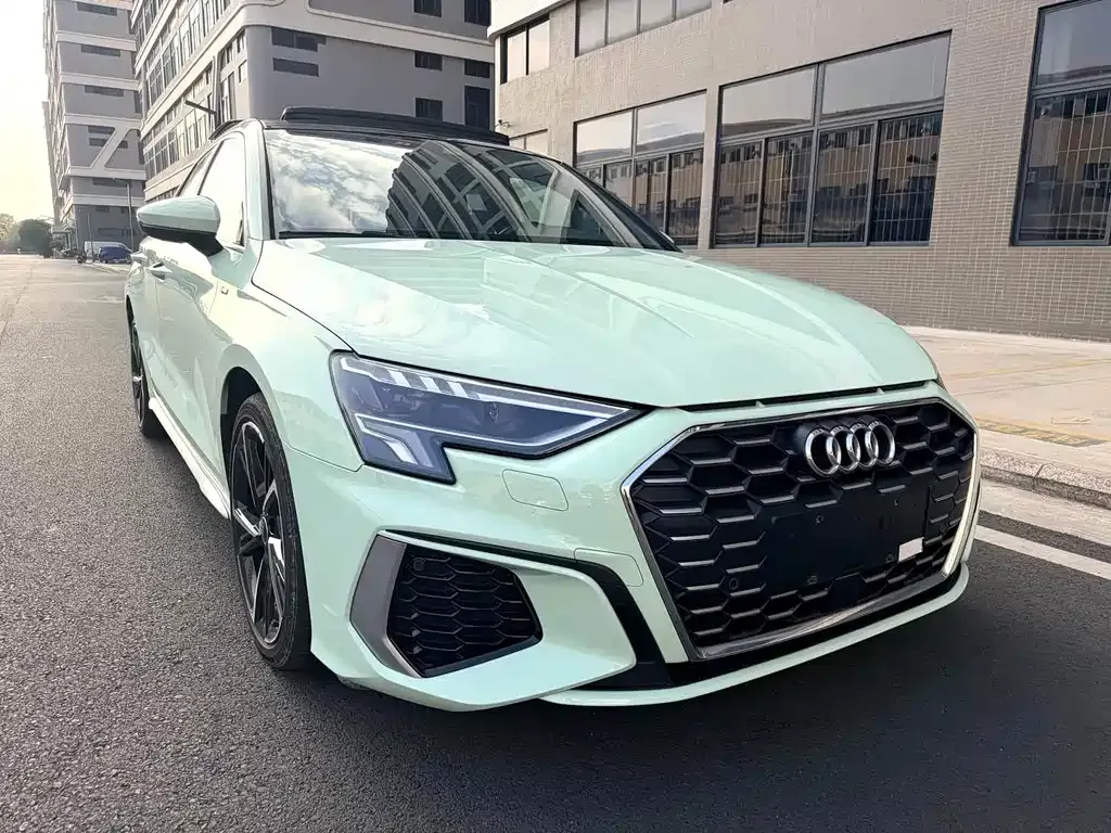 Audi A3 2023 из CN, фото 2