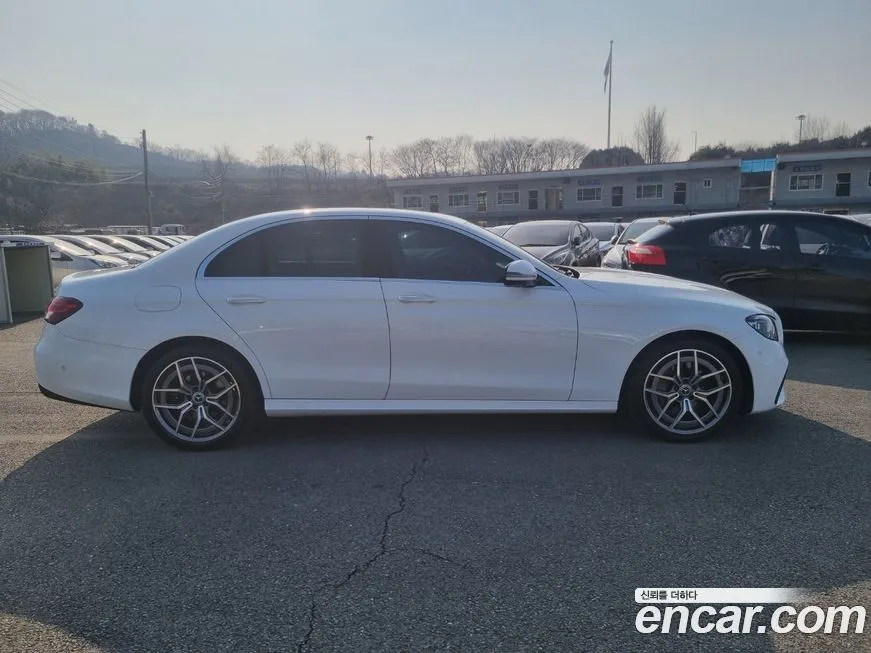 Mercedes-Benz E-Class 2023 из KR, фото 2