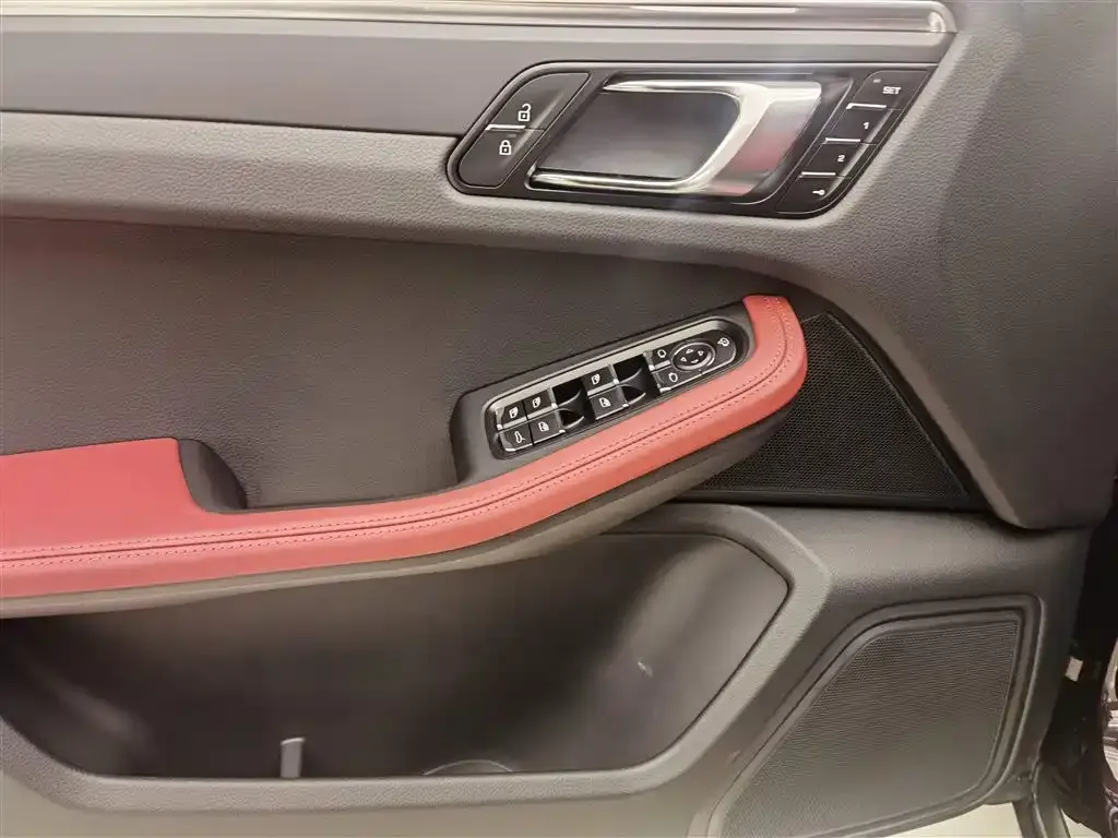Porsche Macan 2025 из CN, фото 4