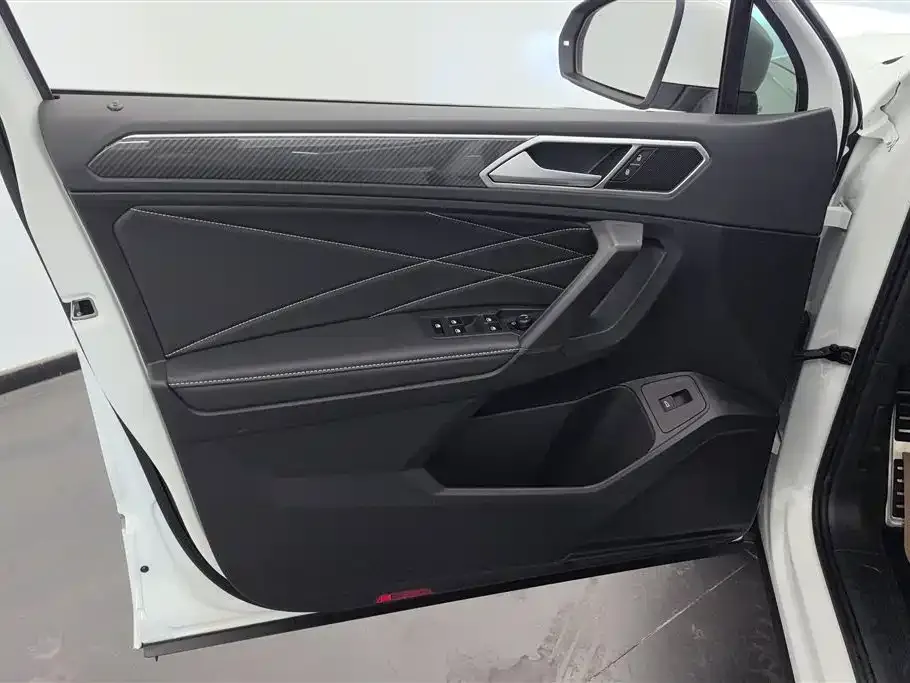 Volkswagen Tiguan L 2024 из CN, фото 9