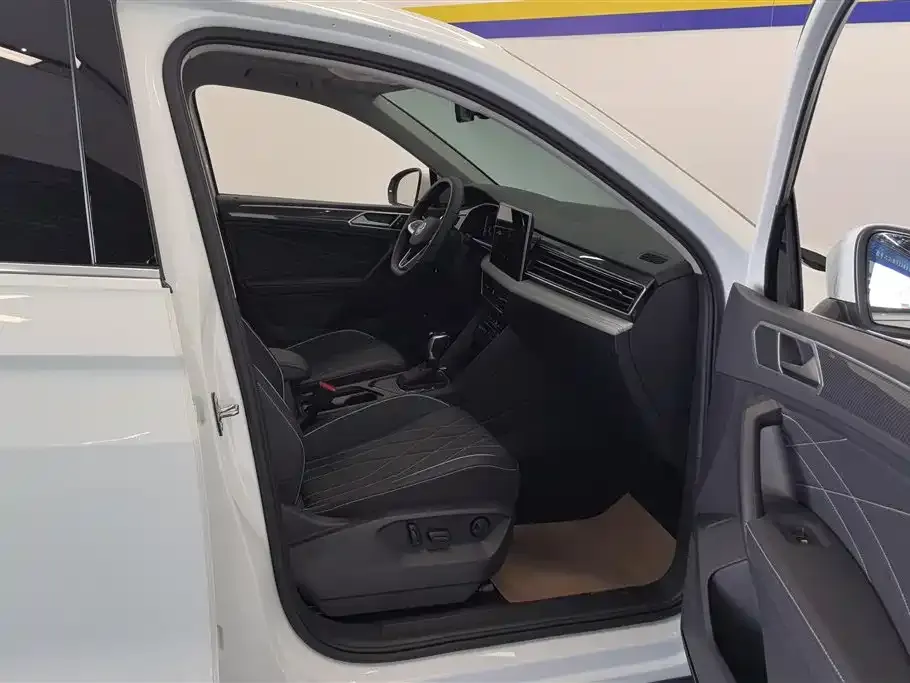 Volkswagen Tiguan L 2024 из CN, фото 6