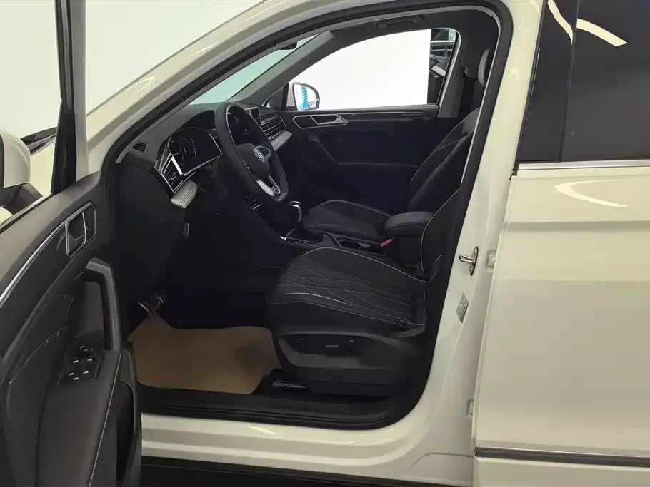 Volkswagen Tiguan L 2024 из CN, фото 3