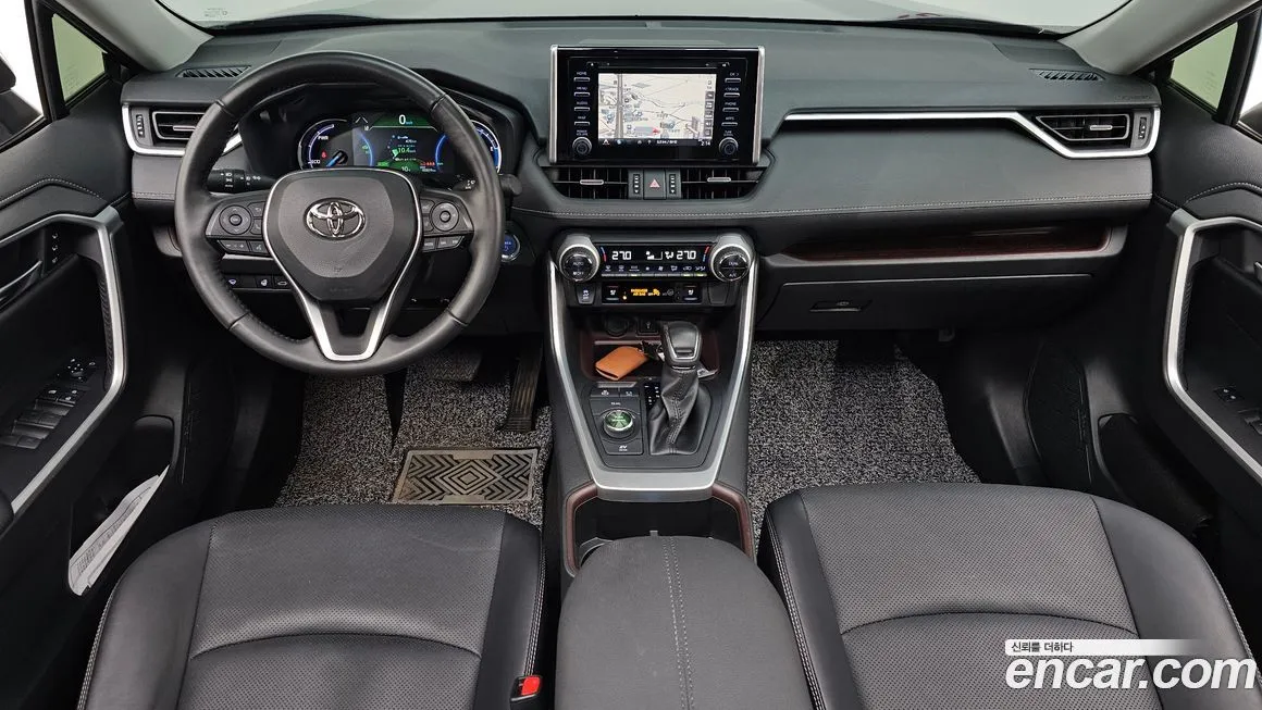 Toyota RAV4 — фото 10