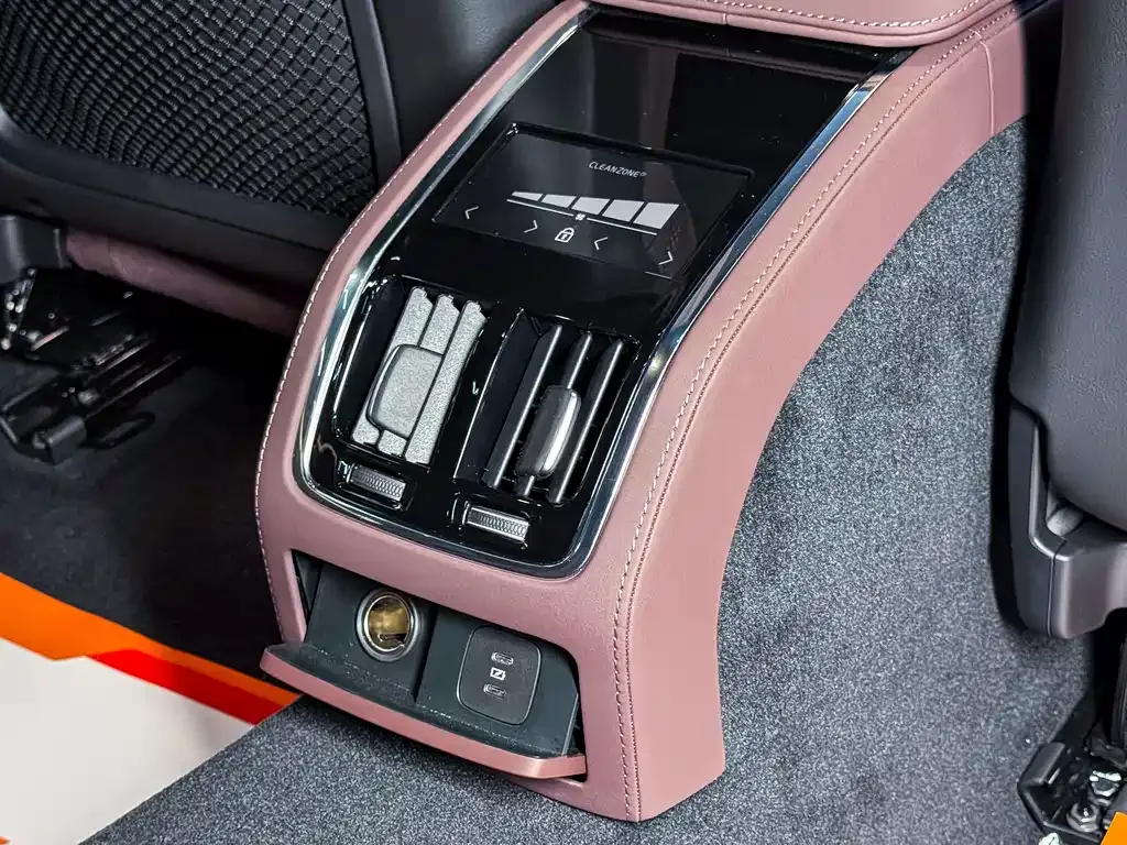 Volvo S90 2025 из CN, фото 9