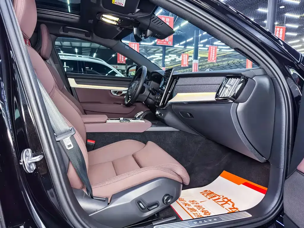 Volvo S90 2025 из CN, фото 6