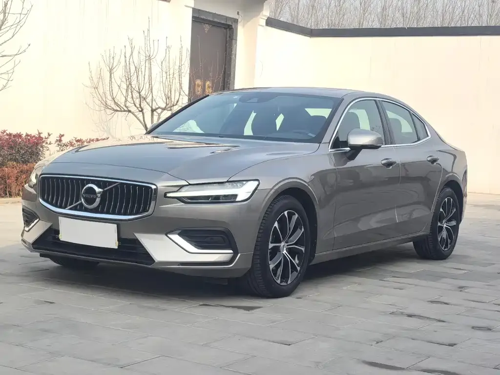 Volvo S60 2022 из CN, фото 1