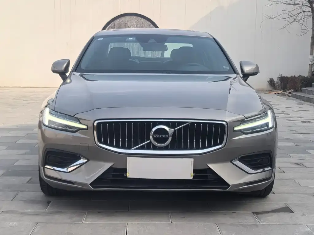 Volvo S60 2022 из CN, фото 2