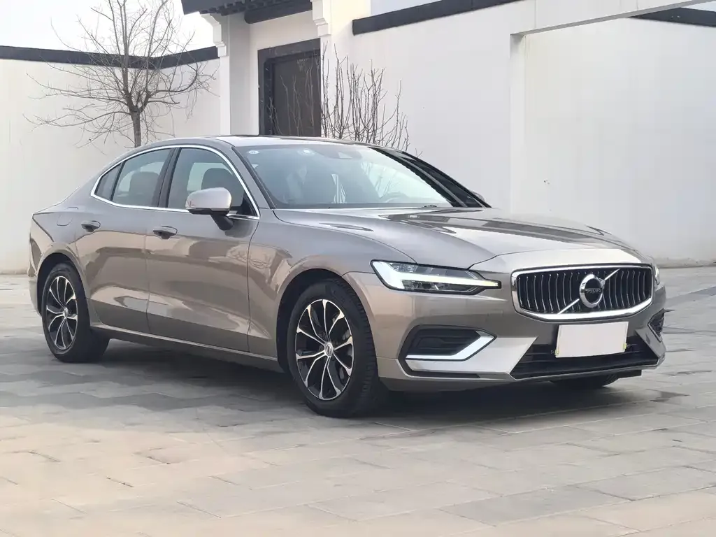Volvo S60 2022 из CN, фото 8