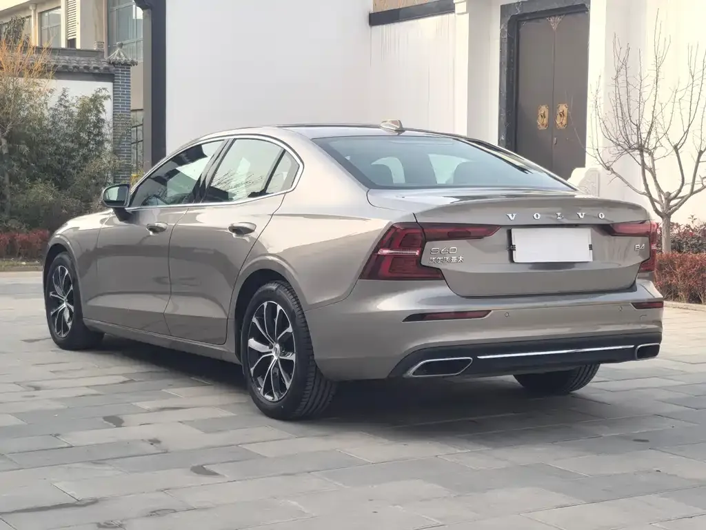 Volvo S60 2022 из CN, фото 6