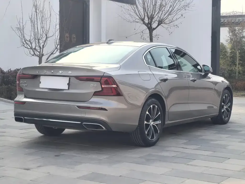 Volvo S60 2022 из CN, фото 10