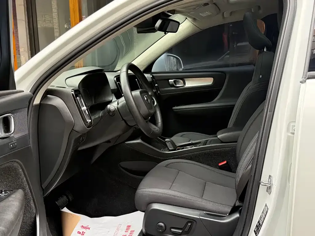 Volvo XC40 2021 из CN, фото 2