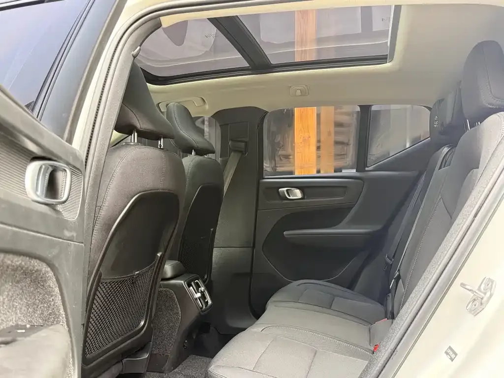 Volvo XC40 2021 из CN, фото 4