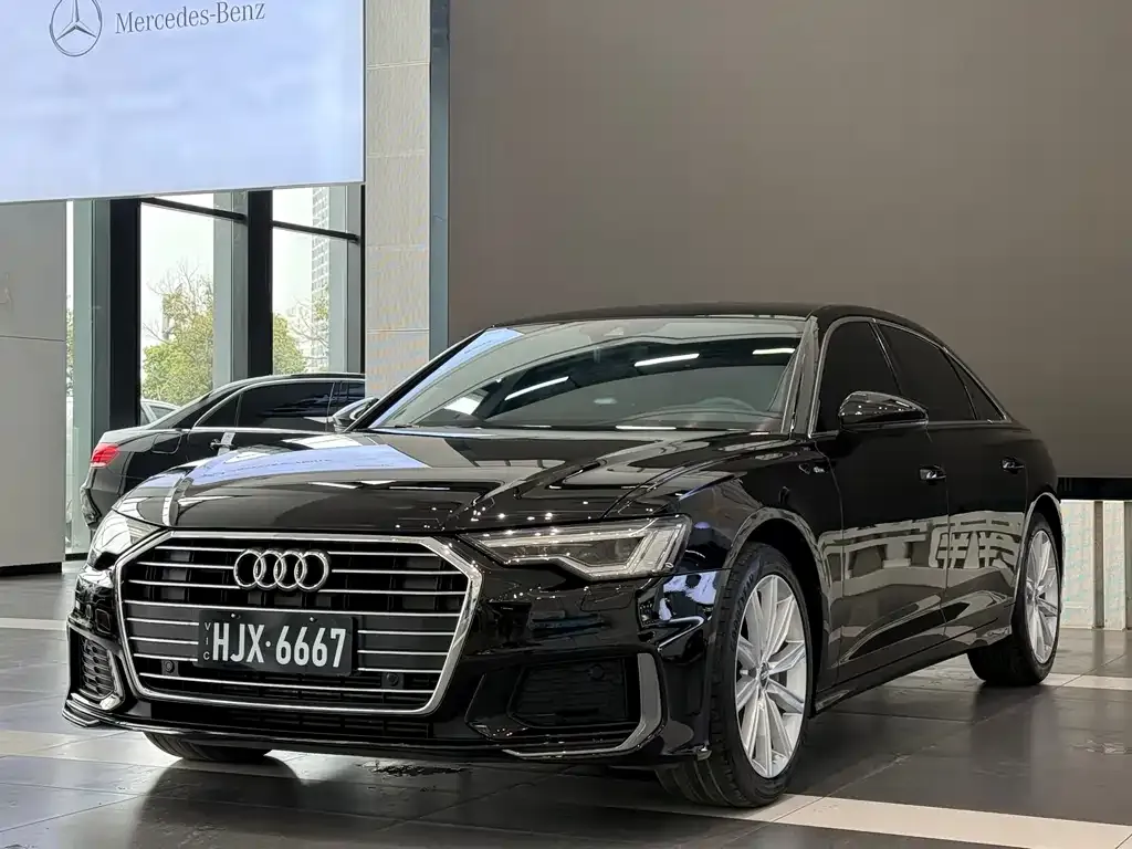 Audi A6L — фото 1
