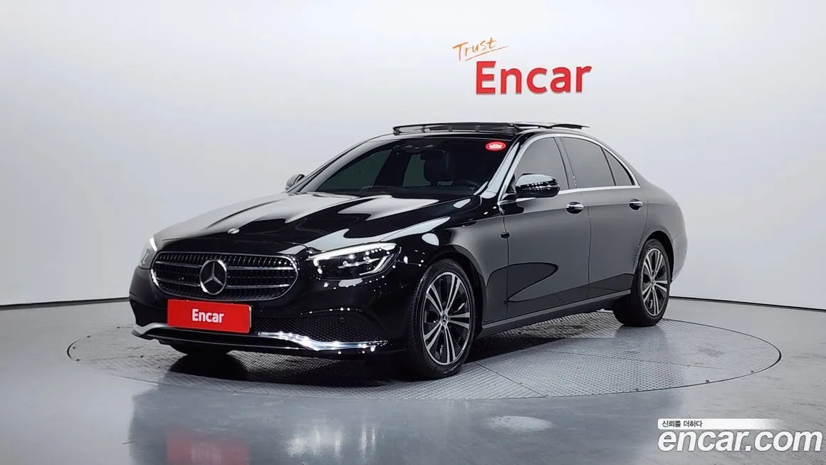 Mercedes-Benz E-Class — фото 1