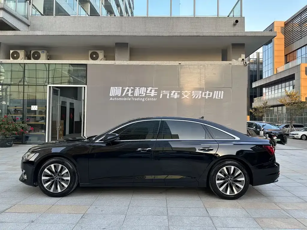 Audi A6L 2024 из CN, фото 4