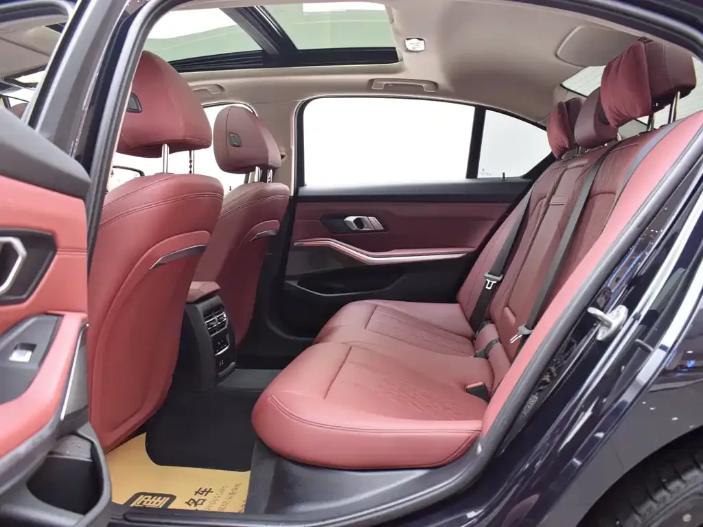 BMW 3 Series 2023 из CN, фото 2