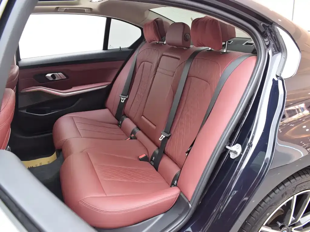 BMW 3 Series 2023 из CN, фото 9
