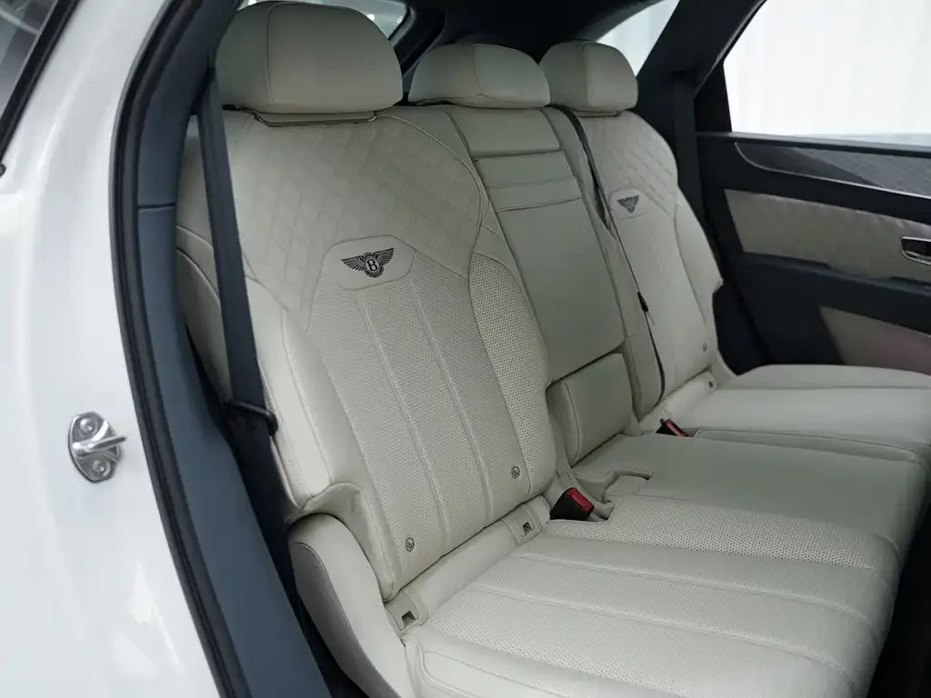 Bentley Bentayga 2022 из CN, фото 4