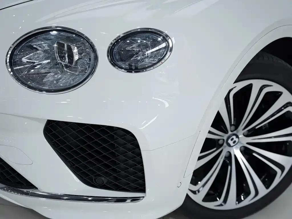 Bentley Bentayga 2022 из CN, фото 7