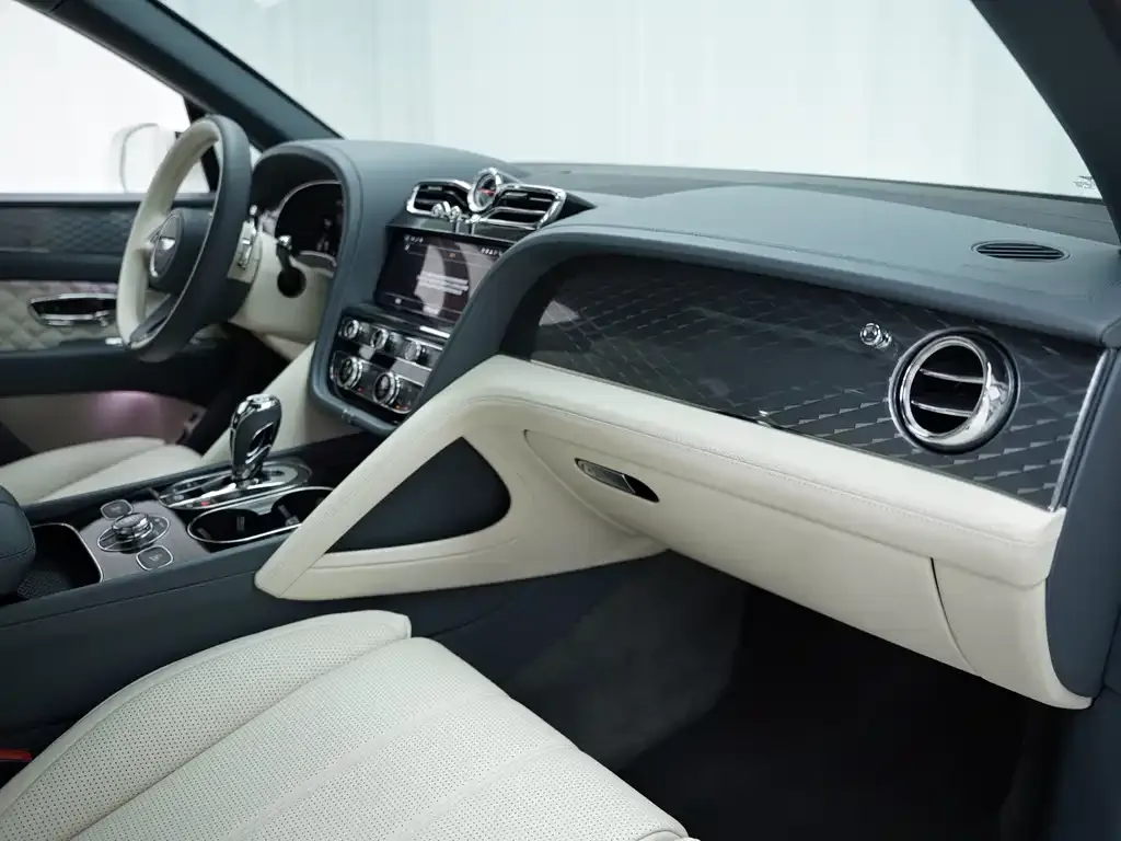 Bentley Bentayga 2022 из CN, фото 9