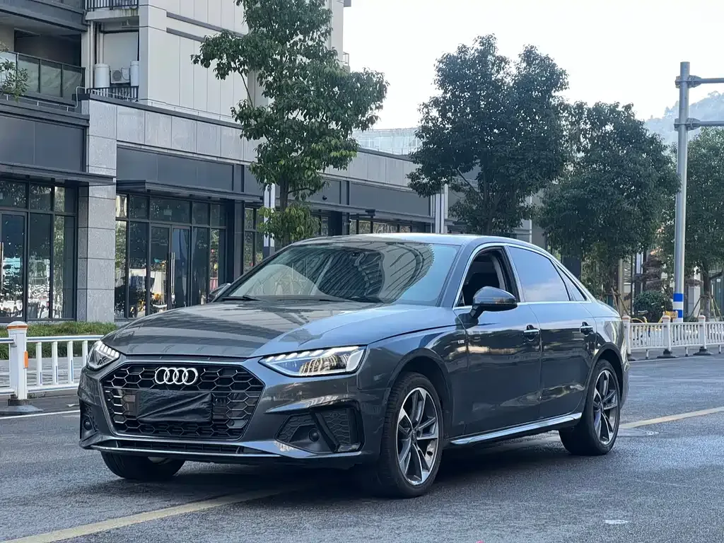 Audi A4L 2023 из CN, фото 1