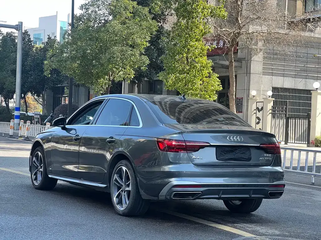Audi A4L 2023 из CN, фото 4