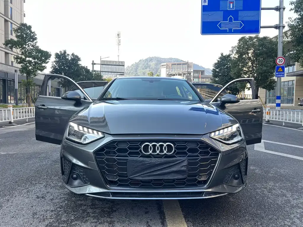Audi A4L 2023 из CN, фото 8