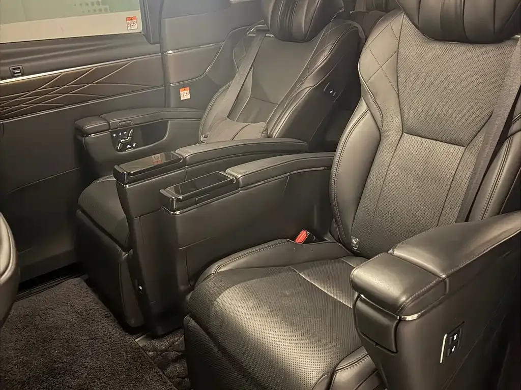 Toyota Alphard 2024 из CN, фото 3