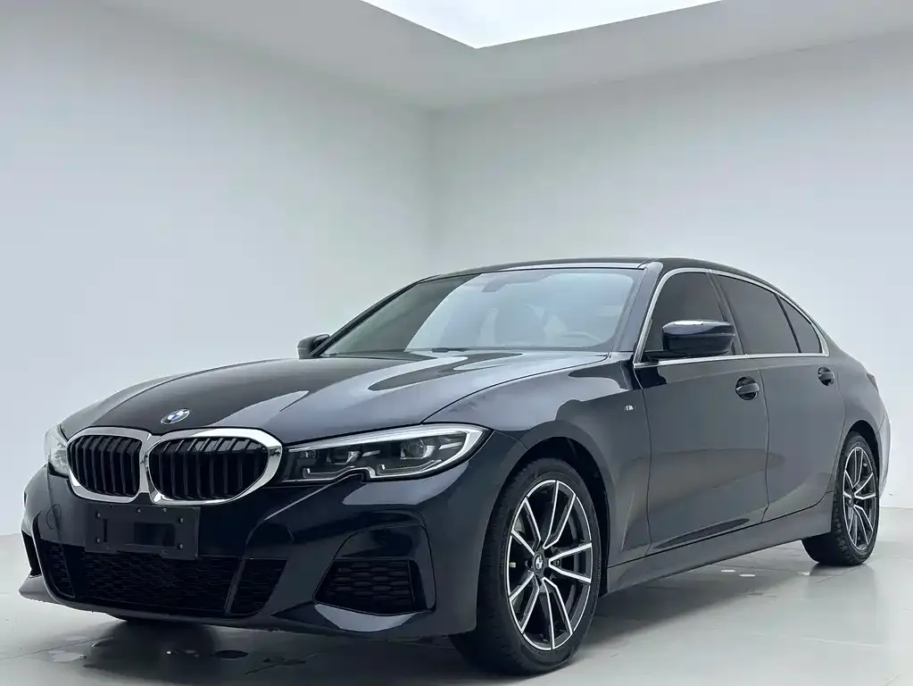 BMW 3 Series 2022 из CN, фото 1