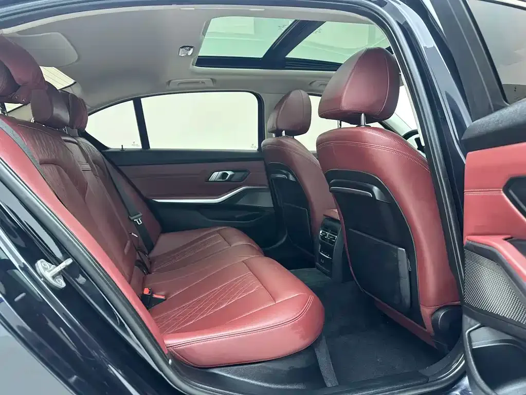BMW 3 Series 2022 из CN, фото 8