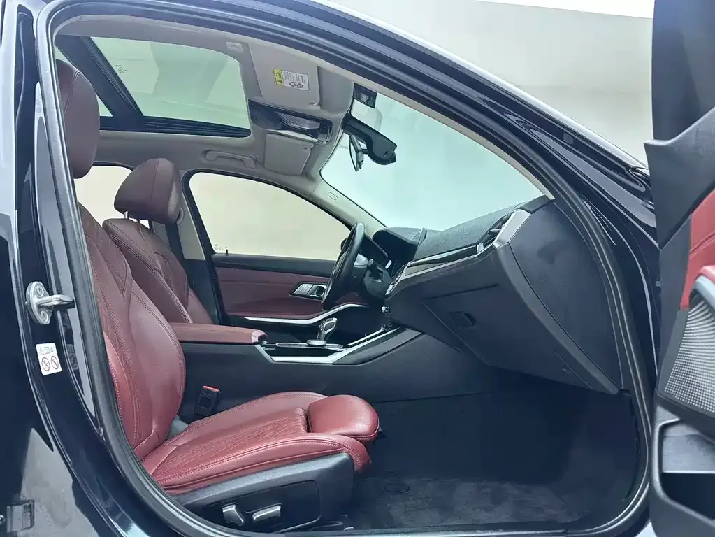 BMW 3 Series 2022 из CN, фото 10